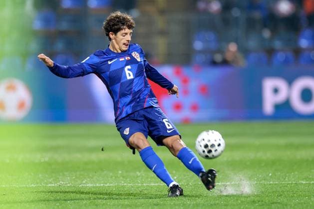 Croatia v Gibraltar - FIFA World Cup, WM, Weltmeisterschaft, Fussball 2026 Qualifier VARAZDIN, CROATIA - OCTOBER 12: Domagoj Bradaric of Croatia shoots the ball during the FIFA World Cup 2026 qualifier match between Croatia and Gibraltar at Football Stadium Varteks on October 12, 2025 in Varazdin, Croatia.  MatijaxHabljak PIXSELL