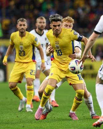 SOCCER - FIFA WC quali, ROU vs AUT BUCHAREST,ROMANIA,12.OCT.25 - SOCCER - FIFA World Cup, WM, Weltmeisterschaft, Fussball 2026, European Qualifiers, group stage, OEFB international match, Länderspiel, Nationalmannschaft Romania vs Austria. Image shows Ianis Hagi (ROU) and Nicolas Seiwald (AUT). GEPAxpictures xArminxRauthner