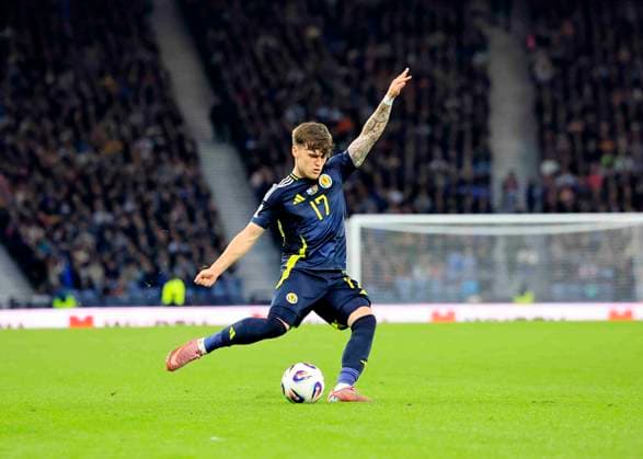 Scotland v Belarus 2026 FIFA World Cup, WM, Weltmeisterschaft, Fussball Qualifiers Ben Gannon-Doak of Scotland on the ball during the 2026 FIFA World Cup Qualifiers Group C match at Hampden Park, Glasgow UK Newspapers OUT Copyright: xFredxPalmerx FIL-22351-0227