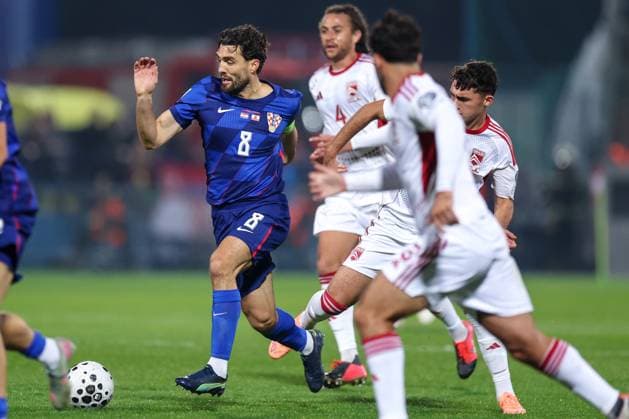 Croatia v Gibraltar - FIFA World Cup, WM, Weltmeisterschaft, Fussball 2026 Qualifier VARAZDIN, CROATIA - OCTOBER 12: Mateo Kovacic of Croatia runs with the ball during the FIFA World Cup 2026 qualifier match between Croatia and Gibraltar at Football Stadium Varteks on October 12, 2025 in Varazdin, Croatia.  MatijaxHabljak PIXSELL