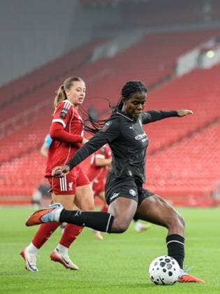 Khadija Bunny Shaw (9 Manchester City) takes a shot during the Barclays Womens Super League fixture between Liverpool and Manchester City at Anfield in Liverpool, England Copyright: xNataliexMincher SPPx Sportspressphoto_SPR41780