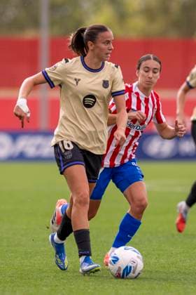 October 12, 2025, Alcala De Henares, Madrid, Spain: CLARA SERRAJORDI of FC Barcelona, Barca Femenino during the match belonging to La LigaF season 25 26 soccer Ã¢â‚¬oe ATLETICO DE MADRID FEM - FC BARCELONA Ã¢â‚¬Â held on october 12, 2025, at the Centro deportivo Alcala de Henares, Madrid, Spain. Alcala De Henares Spain - ZUMAc312 20251012_zsp_c312_220 Copyright: xOscarxManuelxSanchezx