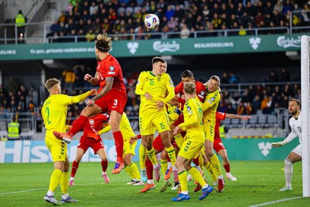 2025.10.12 Kowno Pilka nozna Kwalifikacje Mistrzostw Swiata 2026 Litwa - Polska N z bramka gol radosc na 1-0 Sebastian Szymanski Foto Pawel Andrachiewicz PressFocus 2025.10.12 Kaunas Football - FIFA World Cup, WM, Weltmeisterschaft, Fussball 2026 Qualifying round press conference, PK, Pressekonferenz and training before Lithuania - Poland bramka gol radosc na 1-0 Sebastian Szymanski Credit: Pawel Andrachiewicz PressFocus NEWSPIX.PL --- newspix.pl POLAND OUT! 