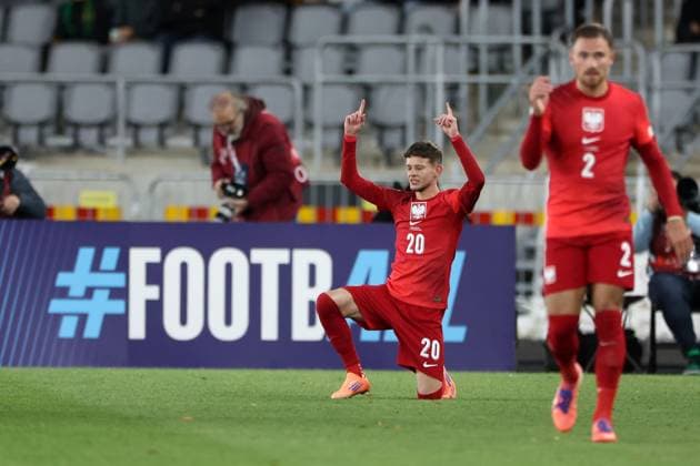 KOWNO 12.10.2025 MECZ 6. KOLEJKA GRUPA G ELIMINACJE DO MISTRZOSTW SWIATA 2026: LITWA - POLSKA --- FIFA World Cup, WM, Weltmeisterschaft, Fussball 2026 QUALIFYING ROUND GROUP G MATCH IN KAUNAS: LITHUANIA - POLAND SEBASTIAN SZYMANSKI FOT. PIOTR KUCZA FOTOPYK NEWSPIX.PL --- newspix.pl POLAND OUT! 
