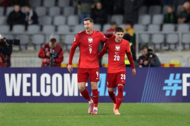 KOWNO 12.10.2025 MECZ 6. KOLEJKA GRUPA G ELIMINACJE DO MISTRZOSTW SWIATA 2026: LITWA - POLSKA --- FIFA World Cup, WM, Weltmeisterschaft, Fussball 2026 QUALIFYING ROUND GROUP G MATCH IN KAUNAS: LITHUANIA - POLAND ROBERT LEWANDOWSKI SEBASTIAN SZYMANSKI FOT. PIOTR KUCZA FOTOPYK NEWSPIX.PL --- newspix.pl POLAND OUT! 