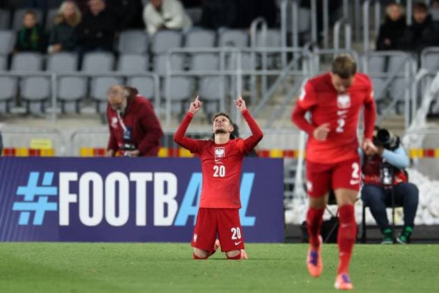 KOWNO 12.10.2025 MECZ 6. KOLEJKA GRUPA G ELIMINACJE DO MISTRZOSTW SWIATA 2026: LITWA - POLSKA --- FIFA World Cup, WM, Weltmeisterschaft, Fussball 2026 QUALIFYING ROUND GROUP G MATCH IN KAUNAS: LITHUANIA - POLAND SEBASTIAN SZYMANSKI FOT. PIOTR KUCZA FOTOPYK NEWSPIX.PL --- newspix.pl POLAND OUT! 