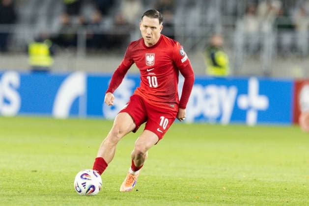 12th October 2025; Dariaus ir Gir& x117;no stadionas, Kaunas, Lithuania; FIFA World Cup, WM, Weltmeisterschaft, Fussball Qualifying Group G International Football, Lithuania versus Poland; Piotr Zielinski (POL) comes forward on the ball  FotoxOlimpik
