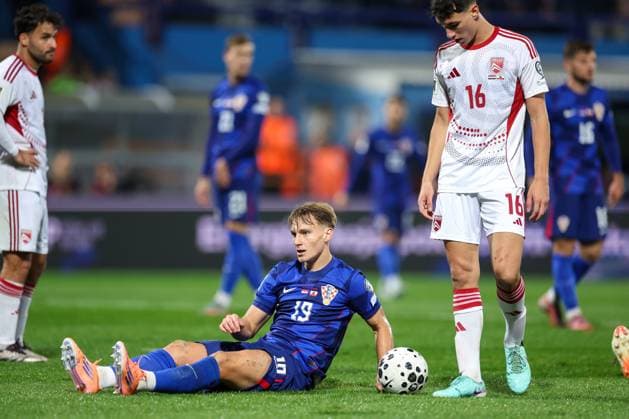 Croatia v Gibraltar - FIFA World Cup, WM, Weltmeisterschaft, Fussball 2026 Qualifier VARAZDIN, CROATIA - OCTOBER 12: Toni Fruk of Croatia lies on the pitch during the FIFA World Cup 2026 qualifier match between Croatia and Gibraltar at Football Stadium Varteks on October 12, 2025 in Varazdin, Croatia.  MatijaxHabljak PIXSELL