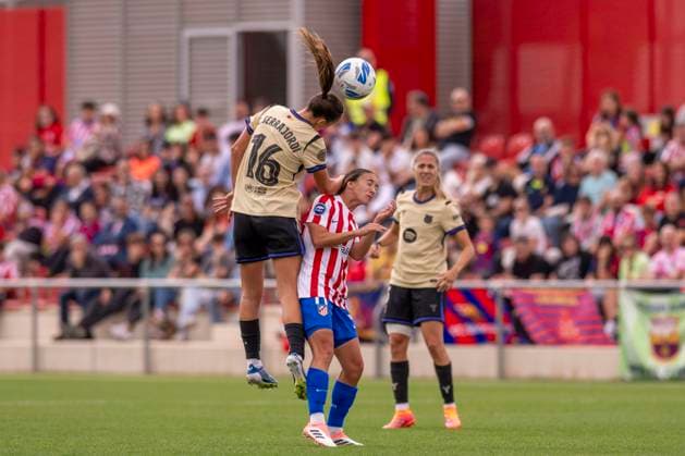 October 12, 2025, Alcala De Henares, Madrid, Spain: CLARA SERRAJORDI of FC Barcelona, Barca Femenino in action during the match belonging to La LigaF season 25 26 soccer Ã¢â‚¬oe ATLETICO DE MADRID FEM - FC BARCELONA Ã¢â‚¬Â held on october 12, 2025, at the Centro deportivo Alcala de Henares, Madrid, Spain. Alcala De Henares Spain - ZUMAc312 20251012_zsp_c312_255 Copyright: xOscarxManuelxSanchezx