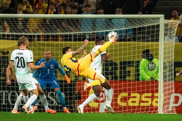 Romania v Austria - European Qualifiers Group H - FIFA World Cup, WM, Weltmeisterschaft, Fussball 2026 BUCHAREST, ROMANIA, OCTOBER 12, 2025 - Romania v Austria - European Qualifiers Group H - FIFA World Cup 2026, Valentin Mihaila during the match. Copyright: xVLADxBEREHOLSCHIx