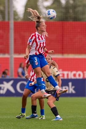 October 12, 2025, Alcala De Henares, Madrid, Spain: ANDREA MEDINA of Club Atlo tico de Madrid SAD Femenino in action during the match belonging to La LigaF season 25 26 soccer Ã¢â‚¬oe ATLETICO DE MADRID FEM - FC Barcelona, Barca Ã¢â‚¬Â held on october 12, 2025, at the Centro deportivo Alcala de Henares, Madrid, Spain. Alcala De Henares Spain - ZUMAc312 20251012_zsp_c312_261 Copyright: xOscarxManuelxSanchezx