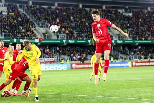 World Cup 2026 European qualifiers: Lithuania vs Poland Vilius Armalas , Jakub Kaminski during World Cup 2026 European qualifiers: Lithuania vs Poland match in Kaunas, Lithuania on October 12, 2025 Kaunas Lithuania  Copyright: xFotoxOlimpikx originalFilename:jastrzebowski-worldcup251012_npHAY.jpg