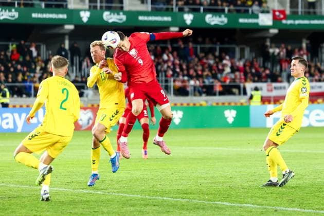 12th October 2025; Dariaus ir Gir& x117;no stadionas, Kaunas, Lithuania; FIFA World Cup, WM, Weltmeisterschaft, Fussball Qualifying Group G International Football, Lithuania vs Poland; Robert Lewandowski (POL) climbs to win the header and scores for 0-2 in the 64th minute  FotoxOlimpik