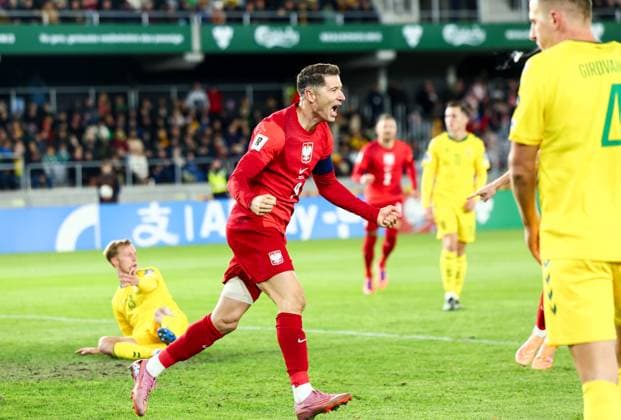 12th October 2025; Dariaus ir Gir& x117;no stadionas, Kaunas, Lithuania; FIFA World Cup, WM, Weltmeisterschaft, Fussball Qualifying Group G International Football, Lithuania vs Poland; Robert Lewandowski (POL) celebrates as he wins the header and scores for 0-2 in the 64th minute  FotoxOlimpik