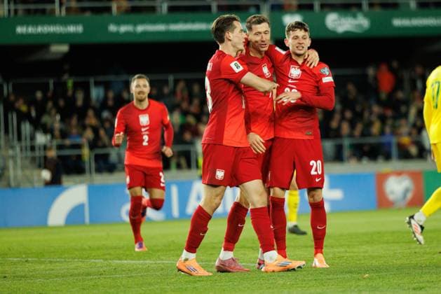Robert Lewandowski and others seen celebrating after scoring goa during World Cup 2026 European Qualifying game between national teams of Lithuania and Poland (Maciej Rogowski Ball Raw Images) Kaunas Darius and Girenas Stadium Lithuania Copyright: xMaciejxRogowskix maciejrogowski_lithuaniapoland25_26-4