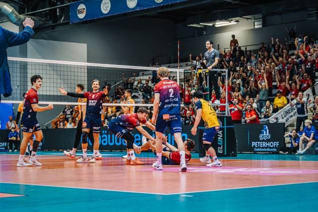 Volleyball mens season 2025 2026 Final League Cup 2025 SVG Lüneburg vs Berlin Recycling Volleys 12 10 2025 The SVG Lüneburg team celebrates