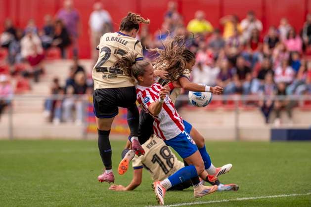 October 12, 2025, Alcala De Henares, Madrid, Spain: ANDREA MEDINA of Club Atlo tico de Madrid SAD Femenino during the match belonging to La LigaF season 25 26 soccer Ã¢â‚¬oe ATLETICO DE MADRID FEM - FC Barcelona, Barca Ã¢â‚¬Â held on october 12, 2025, at the Centro deportivo Alcala de Henares, Madrid, Spain. Alcala De Henares Spain - ZUMAc312 20251012_zsp_c312_280 Copyright: xOscarxManuelxSanchezx