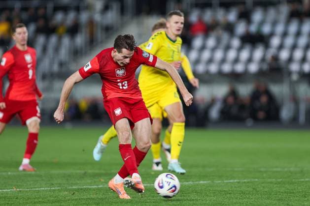 12.10.2025 Kowno. Pilka nozna. Eliminacje Mistrzostw Swiata 2026 mecz : Litwa - Polska --- Football. FIFA World Cup, WM, Weltmeisterschaft, Fussball eliminations match : Lithuania - Poland Nz Jakub Kaminski Fot. Igor Jakubowski Arena Akcji NEWSPIX.PL --- newspix.pl POLAND OUT! 