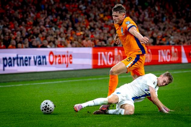Netherlands defender Micky van de Ven, Finland forwarder Oliver Antman during the match Netherlands vs Finland at the Johan Cruijff ArenA for the European Qualifiers Group G season 2025-2026 in AMSTERDAM, Netherlands on 12 oktober 2025, (photo by Marcel van Dorst EYE4images DeFodi Images) Netherlands defender Micky van de Ven, Finland forwarder Oliver Antman during the match Netherlands vs Finland at the Johan Cruijff ArenA for the European Qualifiers Group G season 2025 2026 in AMSTERDAM, Netherlands on 12 oktober 2025, photo by Marcel van Dorst EYE4images DeFodi Images