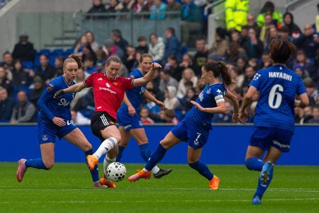 Hill Dickinson Stadium, Liverpool, England, Sunday 12th October 2025 Elisabeth Terland (10 Manchester United, ManU is challenged by Claire Wheeler (7 Everton). Everton v Manchester United, Womens Super League, Hill Dickinson Stadium, Liverpool, England, 12th October 2025. (Sean Walsh SPP) Copyright: xSeanxWalshx xSPPx spp-en-SeWa-2O8A2346