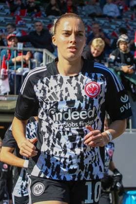 12 10 2025, xgrfx, Soccer Google Pixel Women Bundesliga, SC Freiburg Eintracht Frankfurt v l Laura Freigang Eintracht Frankfurt DFL DFB REGULATIONS PROHIBIT ANY USE OF PHOTOGRAPHS as IMAGE SEQUENCES and or QUASI VIDEO Freiburg