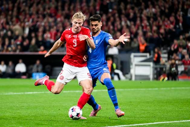 Denmark vs Greece 12 10 2025 9 DEN Rasmus Hojlund Rasmus Hojlund, 4 GRE Ntinos Mavropanos UEFA World Cup Qualifier Denmark vs Greece 12 10 2025 Kobenhavn, Denmark 12 October, 2025 UK UEFA European Qualifier World Cup Denmark vs Greece, Parken, Copenhagen, Denmark Kobenhavn Parken Danmark Copyright: xMichaelxBarrettxBoesenx