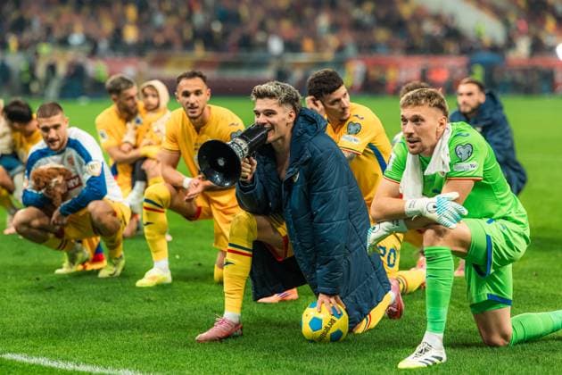 Romania v Austria - European Qualifiers Group H - FIFA World Cup, WM, Weltmeisterschaft, Fussball 2026 BUCHAREST, ROMANIA, OCTOBER 12, 2025 - Romania v Austria - European Qualifiers Group H - FIFA World Cup 2026, Ianis Hagi and Ionut Radu after the match. Copyright: xVLADxBEREHOLSCHIx