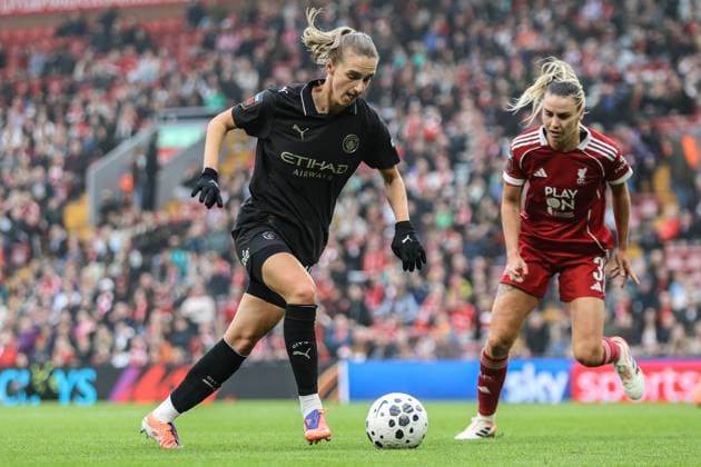 Vivianne Miedema (10 Manchester City) on the ball during the Barclays Womens Super League fixture between Liverpool and Manchester City at Anfield in Liverpool, England Copyright: xNataliexMincher SPPx Sportspressphoto_SPR41937