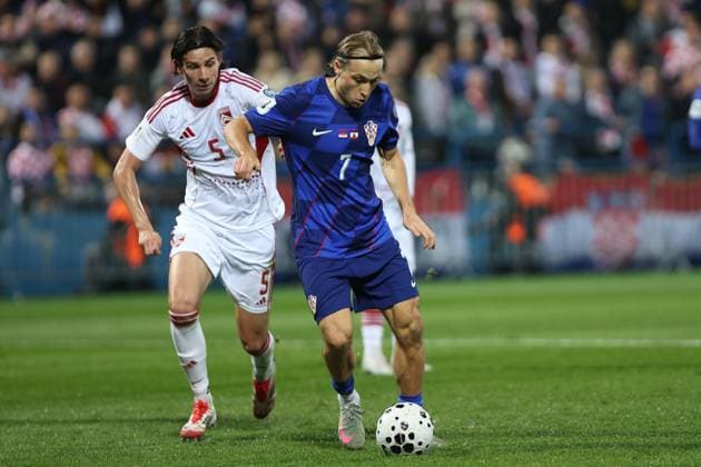 VaraÅ¾din, 12.10.2025. - UEFA, Croatia - Gibraltar 3:0, Qualifying round, Football Stadium Varteks - VaraÅ¾din, Group L . Lovro Majer (7) vs Louie Annesley (5) Croatia - Gibraltar 3:0 