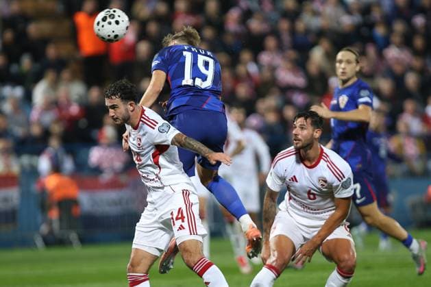 VaraÅ¾din, 12.10.2025. - UEFA, Croatia - Gibraltar 3:0, Qualifying round, Football Stadium Varteks - VaraÅ¾din, Group L . Toni Fruk (19) vs Kian Ronan (14) Croatia - Gibraltar 3:0 
