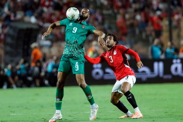 (251013) -- CAIRO, Oct. 13, 2025 -- Beto (L) of Guinea-Bissau competes with Mohamed Hany of Egypt during the 2026 FIFA World Cup, WM, Weltmeisterschaft, Fussball CAF Qualifiers football match between Egypt and Guinea-Bissau in Cairo, Egypt, on Oct. 12, 2025. ) (SP)EGYPT-CAIRO-FOOTBALL-FIFA WORLD CUP-CAF QUALIFIERS-EGYPT VS GUINEA-BISSAU AhmedxGomaa 