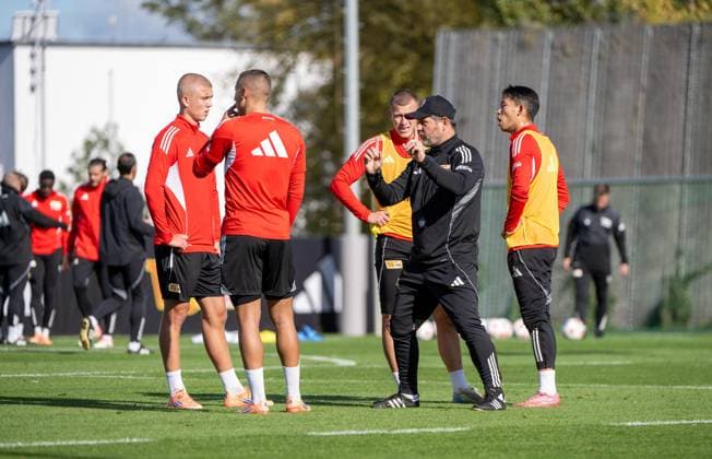 Soccer, Men, Season 2025 2026, 1 Bundesliga, 1 FC Union Berlin, Training, v l Dmytro Bogdanov 1 FC Union Berlin , Marin Ljubicic 1 FC Union Berlin , Tim Skarke 1 FC Union Berlin , Coach Steffen Baumgart 1 FC Union Berlin , Woo Yeong Jeong Wooyeong, 1 FC Union Berlin , 13 10 2025, Copyright: xMatthiasxKochx