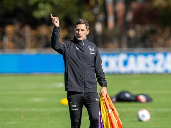 Soccer, Men, Season 2025 26, 2 Bundesliga, Hertha BSC, Training, Coach Stefan Leitl Hertha BSC , 13 10 2025, Copyright: xSebastianxRäppold MatthiasxKochx