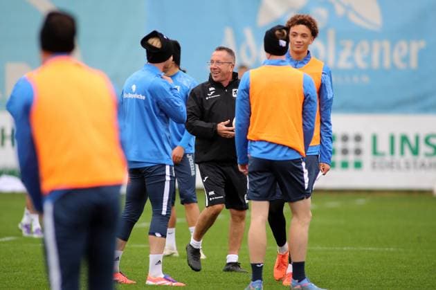 Football, Men, 3 Liga, Season 2025 2026, TSV 1860 Munich, Training Markus Kauczinski, Coach TSV 1860 Munich on the training ground with the team