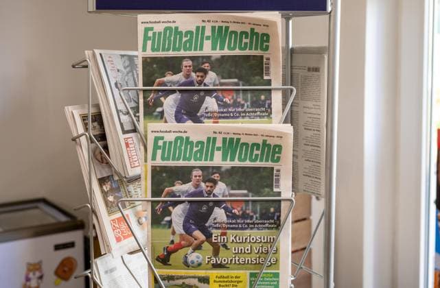Soccer, Season 2025 2026, Media, The trade magazine Fußball Woche from Berlin was published for the last time on October 13, 2025 after 102 years, it was discontinued with issue 42 2025, 13 10 2025, Copyright: xMatthiasxKochx