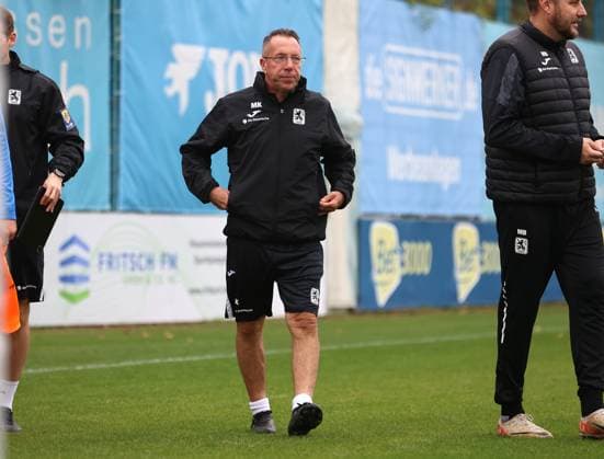 Football, Men, 3 Liga, Season 2025 2026, TSV 1860 Munich, Training Markus Kauczinski, Coach TSV 1860 Munich on the training pitch