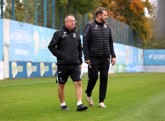 Football, Men, 3 Liga, Season 2025 2026, TSV 1860 Munich, Training Markus Kauczinski, Coach TSV 1860 Munich on the training pitch left with Markus Brzenska, Co-Coach TSV 1860 Munich right