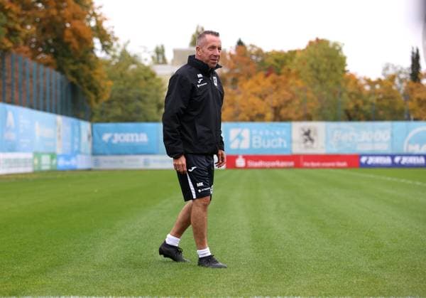 Football, Men, 3 Liga, Season 2025 2026, TSV 1860 Munich, Training Markus Kauczinski, Coach TSV 1860 Munich on the training pitch