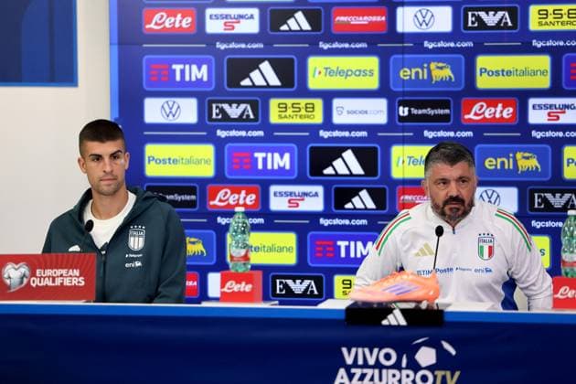 October 13, 2025, Udine: Head coach of Italy Gennaro Gattuso and Italian player Gianluca Mancini during the Italy press conference, PK, Pressekonferenz prior the 2026 FIFA World Cup, WM, Weltmeisterschaft, Fussball European Qualifiers soccer match between Italy and Israel at Bluenergy Stadium - Stadio Friuli in Udine, Italy, 13 October 2025. ANSA Soccer: 2026 FIFA World Cup European Qualifiers Italy Vs Israel  - ZUMAa110 20251013_zaf_a110_006 Copyright: xGiannixStrizzolox