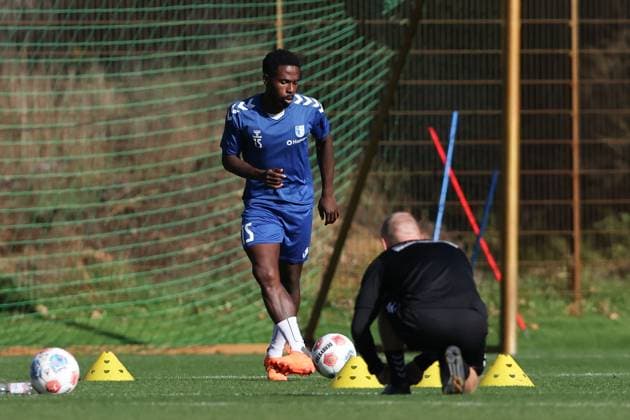 Build-up training Daniel Heber 1 FC Magdeburg,15 2 Soccer Bundesliga Season 2025 2026 Training 1 FC Magdeburg at the Avnet Arena in Magdeburg Soccer,Man,Men,Germany,13 10 2025
