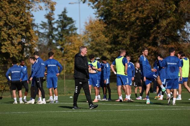 Coach Petrik Sander 1 FC Magdeburg and the players 2 Soccer Bundesliga Season 2025 2026 Training 1 FC Magdeburg at the Avnet Arena in Magdeburg Soccer,Man,Men,Germany,13 10 2025
