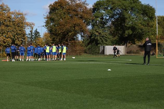 Coach Petrik Sander 1 FC Magdeburg looks from the right at the players circle 2 Soccer Bundesliga Season 2025 2026 Training 1 FC Magdeburg at the Avnet Arena in Magdeburg Soccer,Man,Men,Germany,13 10 2025