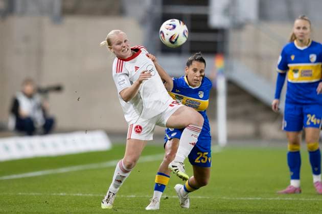 Google Pixel Womens Bundesliga FC Carl Zeiss Jena vs 1 FC Nürnberg Jena 13 10 2025 Aleigh Gambone 16 1 FC Nürnberg vs Noemi Gentile 25 FC Carl Zeiss Jena Google Pixel Womens Bundesliga FC Carl Zeiss Jena vs 1 FC Nürnberg ad hoc arena at Ernst Abbe Sportfeld 13 10 2025 Copyright: xBEAUTIFULxSPORTS Duehringx