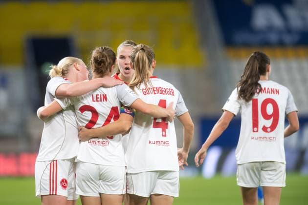 Google Pixel Womens Bundesliga 2025 26, 6 Matchday on 13 10 2025 FC Carl Zeiss Jena vs 1 FC Nuremberg The players of Nuremberg celebrate the goal to 2 1 for Nuremberg by Nastassja Lein center ad hoc Arena in Ernst Abbe Sport