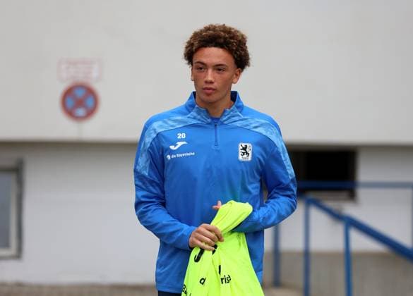 Football, Men, 3 Liga, Season 2025 2026, TSV 1860 Munich, Training Samuel Althaus TSV 1860 Munich on the way to training