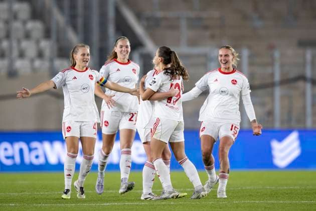 Google Pixel Womens Bundesliga FC Carl Zeiss Jena vs 1 FC Nürnberg Jena 13 10 2025 Cheers 1 FC Nürnberg Google Pixel Womens Bundesliga FC Carl Zeiss Jena vs 1 FC Nürnberg ad hoc arena at Ernst Abbe Sportfeld 13 10 2025 Copyright: xBEAUTIFULxSPORTS Duehringx