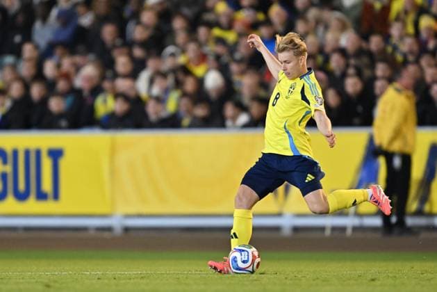 GOTHENBURG, SWEDEN 20251013 Swedens Daniel Svensson during Mondays World Cup Group B qualifying match between Sweden and Kosovo at Ullevi, October 13, 2025 in Gothenburg, Sweden GOTHENBURG SWEDEN x9200x  Copyright: xBjörnxLarssonxRosvall TTx VM-KVAL SVERIGE-KOSOVO