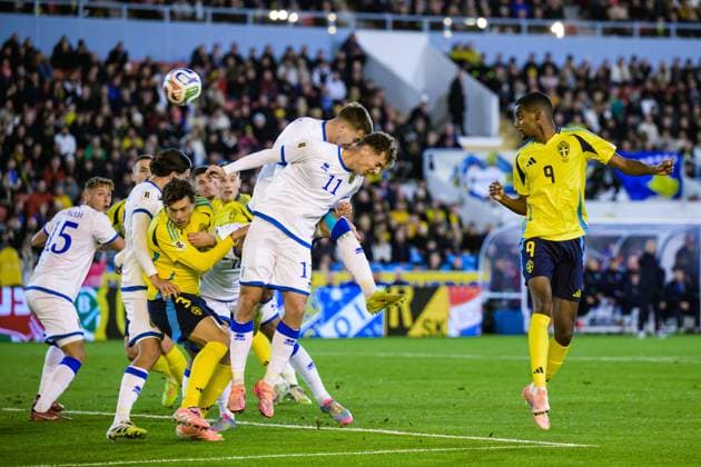 251013 Alexander Isak of Sweden during the FIFA World Cup Qualifier football match between Sweden and Kosovo on October 13, 2025 in Gothenburg Photo Daniel Stiller BILDBYRAN code DS JM0741 bbeng fotboll football soccer fotball vm kval kval fifa world cup qualifier qualifier qualification sverige sweden sverige a kosovo  Copyright: DANIELxSTILLER BB251013DS027