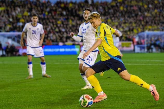 251013 Daniel Svensson of Sweden during the FIFA World Cup Qualifier football match between Sweden and Kosovo on October 13, 2025 in Gothenburg Photo Daniel Stiller BILDBYRAN kod DS JM0741 bbeng fotboll football soccer fotball vm kval kval fifa world cup qualifier qualifier qualification sverige sweden sverige a kosovo  Copyright: DANIELxSTILLER BB251013DS030