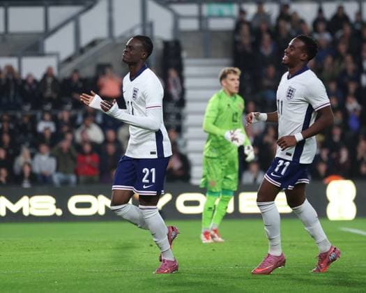 England Under 21 v Andorra U21, U 21 UEFA EURO, EM, Europameisterschaft,Fussball U21 2025 Qualifiers Tyrique George of England Under 21 rues a missed opportunity with Jamie Gittens of England Under 21 during the UEFA Euro U21 2025 Qualifiers match at Pride Park Stadium, Derby UK Newspapers OUT Copyright: xAndyxSumnerx FIL-22354-0012
